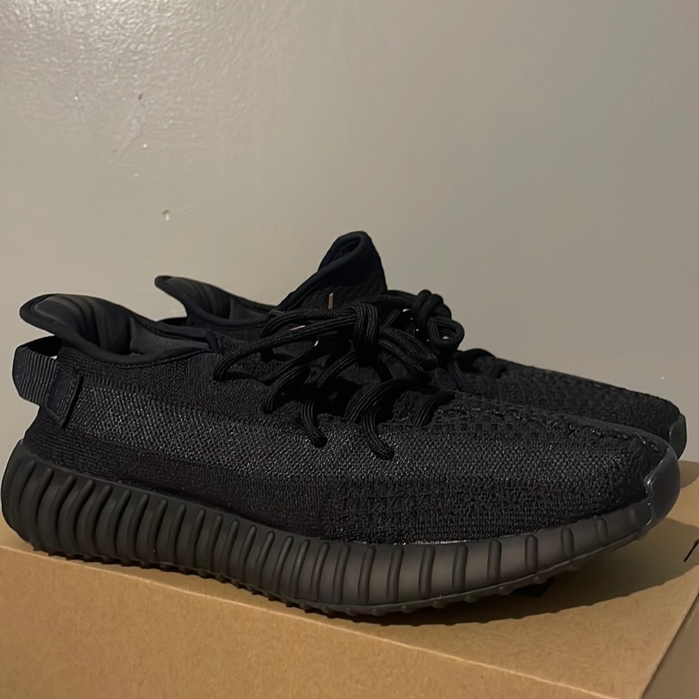 Yeezy Boost 350 V2 Onyx